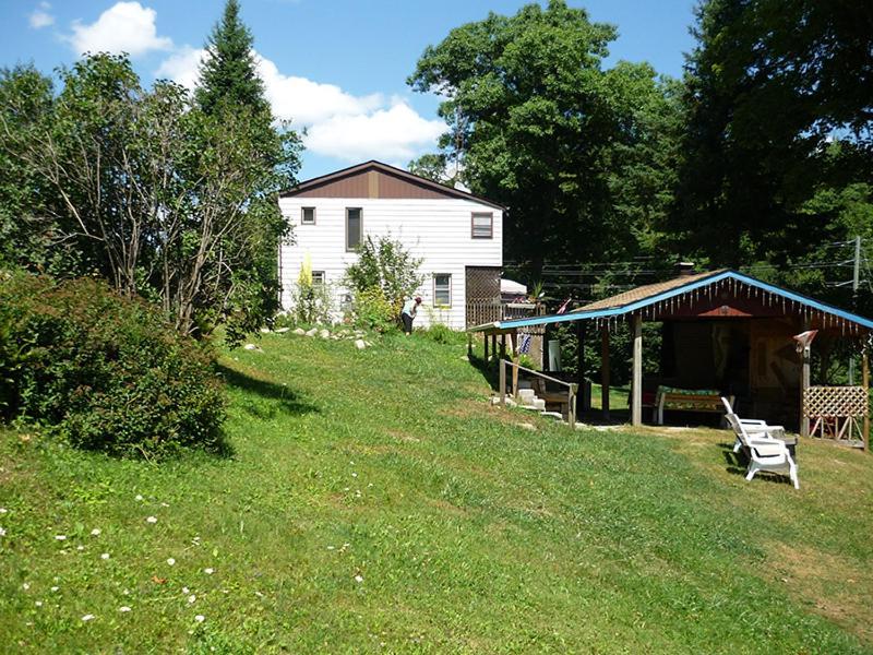 Silver Springs Cottage Resort Harcourt Екстериор снимка