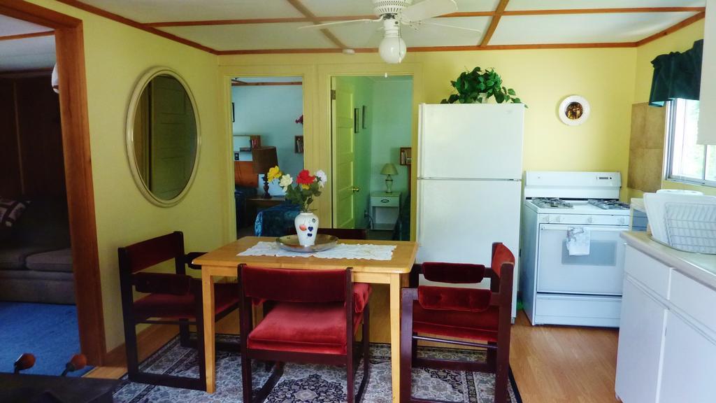 Silver Springs Cottage Resort Harcourt Екстериор снимка