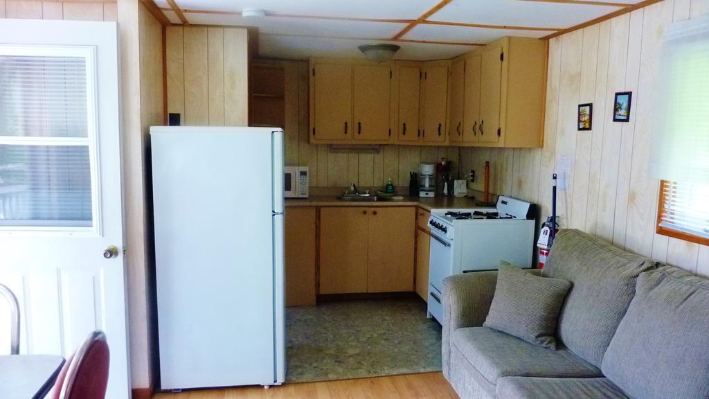 Silver Springs Cottage Resort Harcourt Екстериор снимка