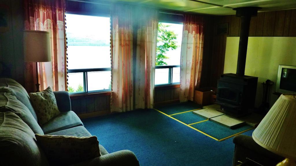 Silver Springs Cottage Resort Harcourt Екстериор снимка