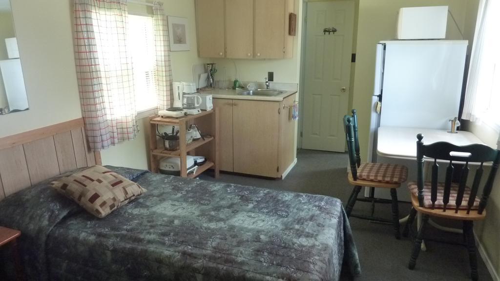 Silver Springs Cottage Resort Harcourt Екстериор снимка